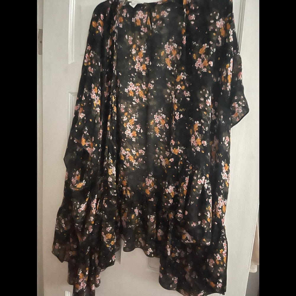 Women’s kimono/swimsuit cover up.